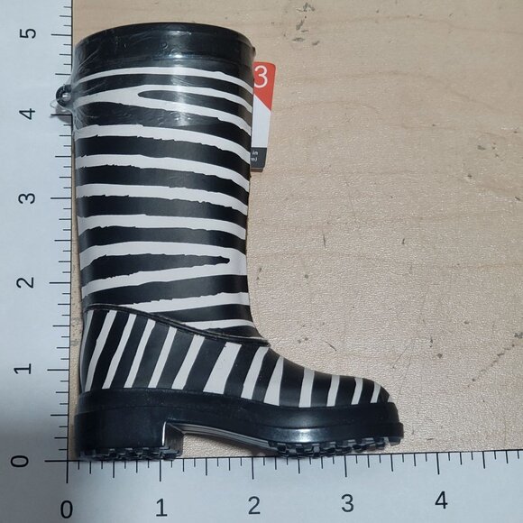 Kwik Mani Pedi Kit Set of 2 New Sealed - Picture 9 of 10